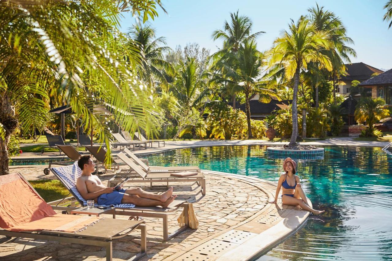Robinson Khao Lak Hotel Bagian luar foto